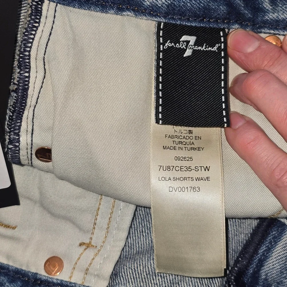 NWT 7 For All Mankind Lola Shorts Wave Light Blue Distressed Denim Women 24 - Picture 3 of 8